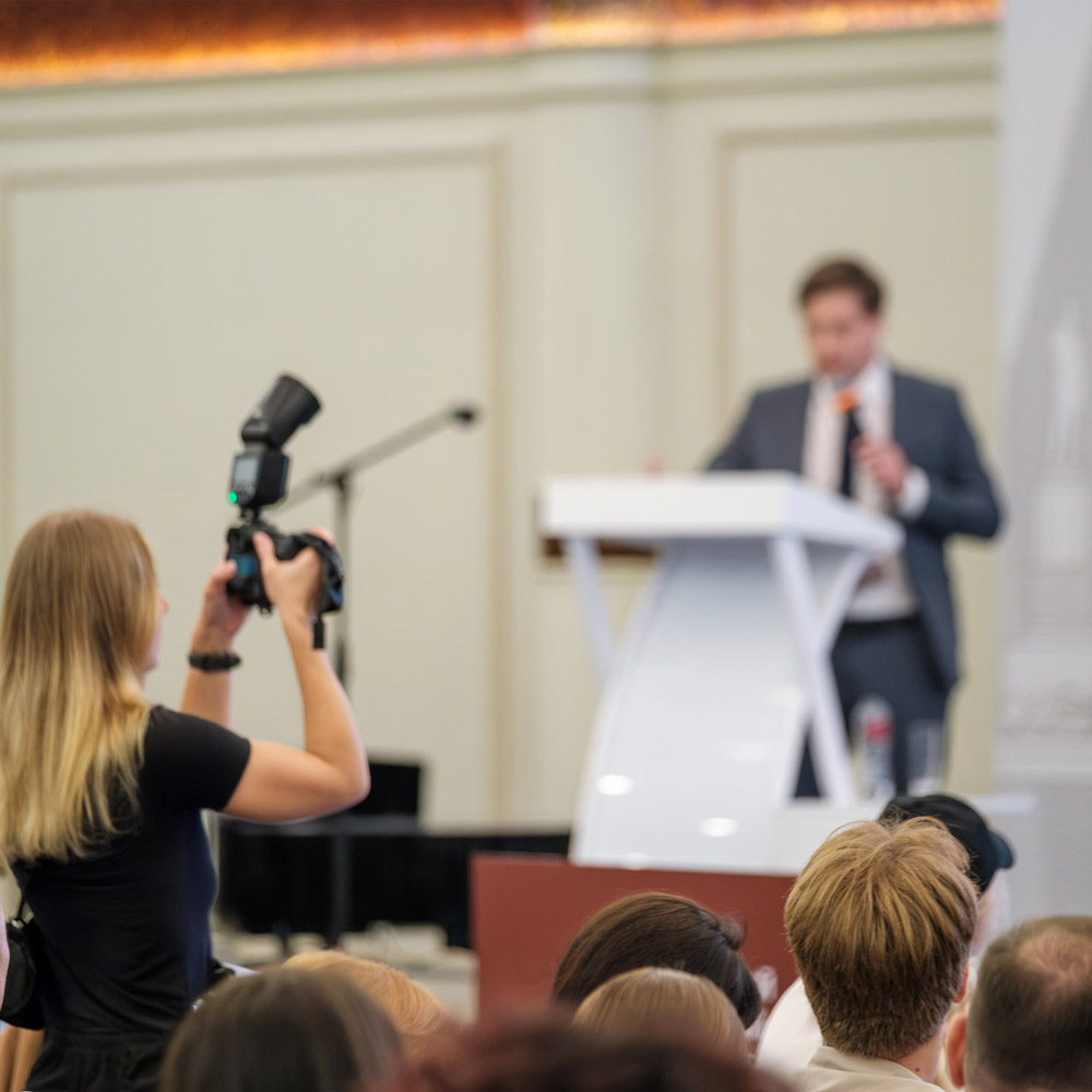 j2c-studio-event-example